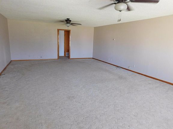 2nd image of 1635 W Avenue B
