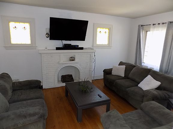 2nd image of 2201 W Farwell Ave