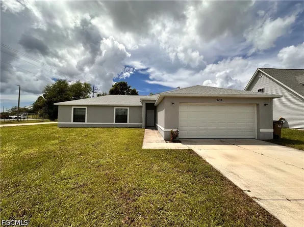 2212 SW Santa Barbara Pl, Cape Coral, FL 33991