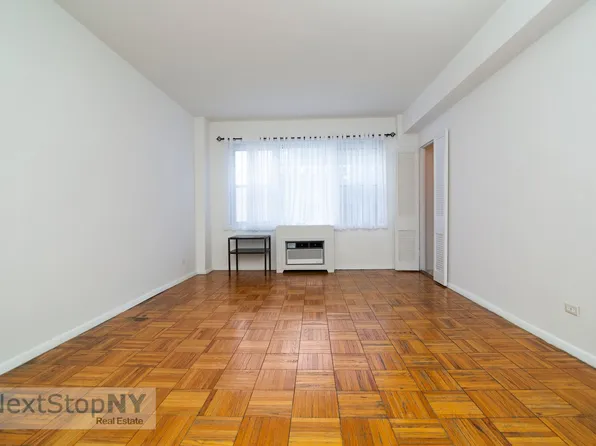 310 East 49th Street image 1 of 6