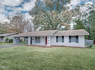 1138 Greenbriar St, Jackson, MS 39211