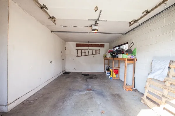 10251 Pendery Dr — Photo 57