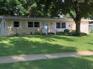4211 Rownd St, Cedar Falls, IA 50613