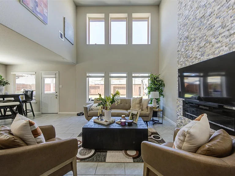 3306 Sumac Dr — Photo 16