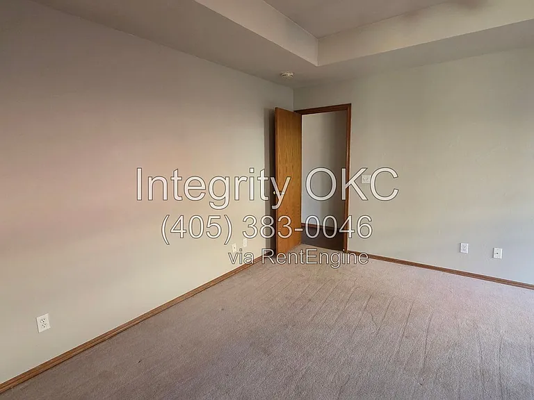 6820 NW 135th Cir — Photo 17