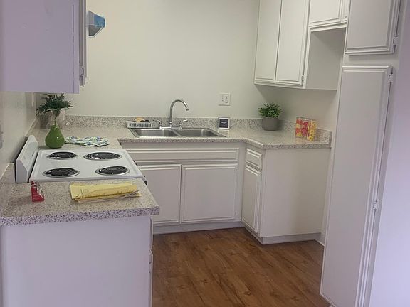 3rd image of 13610 Mar Vista St APT 20