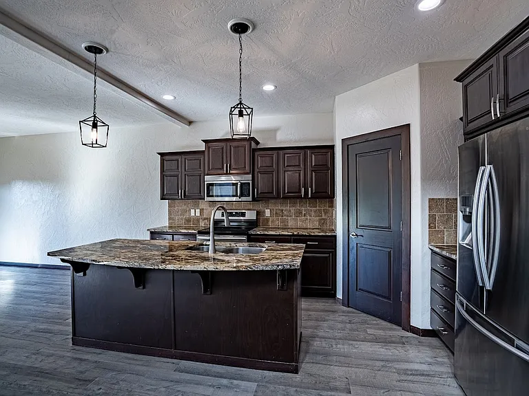 6649 N Madellaine Dr — Photo 4
