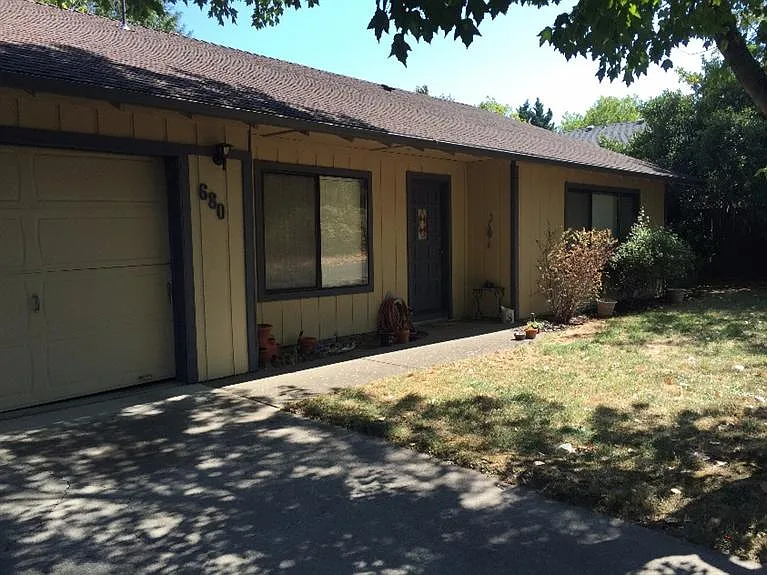 680 Jaquelyn St photo 1