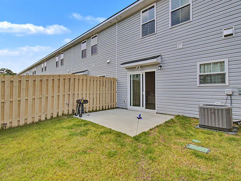106 Heirloom Rd — Photo 24