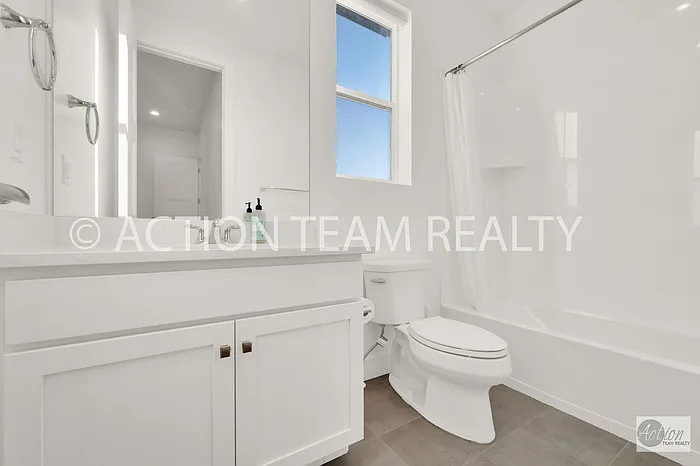 1722 W Oakridge Dr — Photo 10