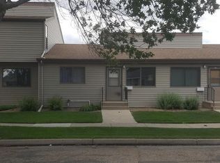 332 Willow Ln, Bismarck, ND 58504