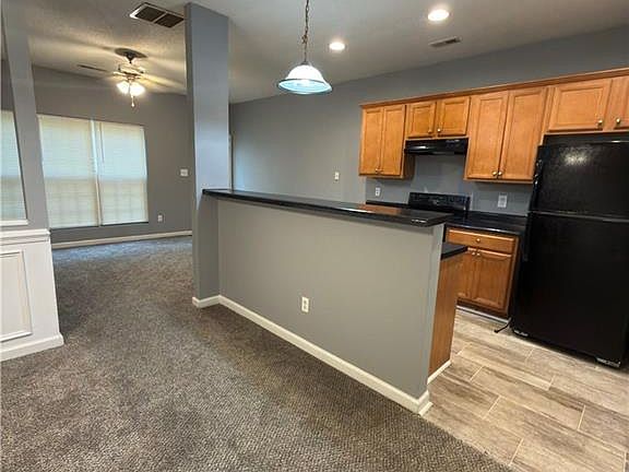 3rd image of 549 Maggie Ln