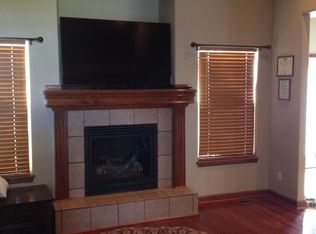 16909 Tucker Ct, Basehor, KS 66007