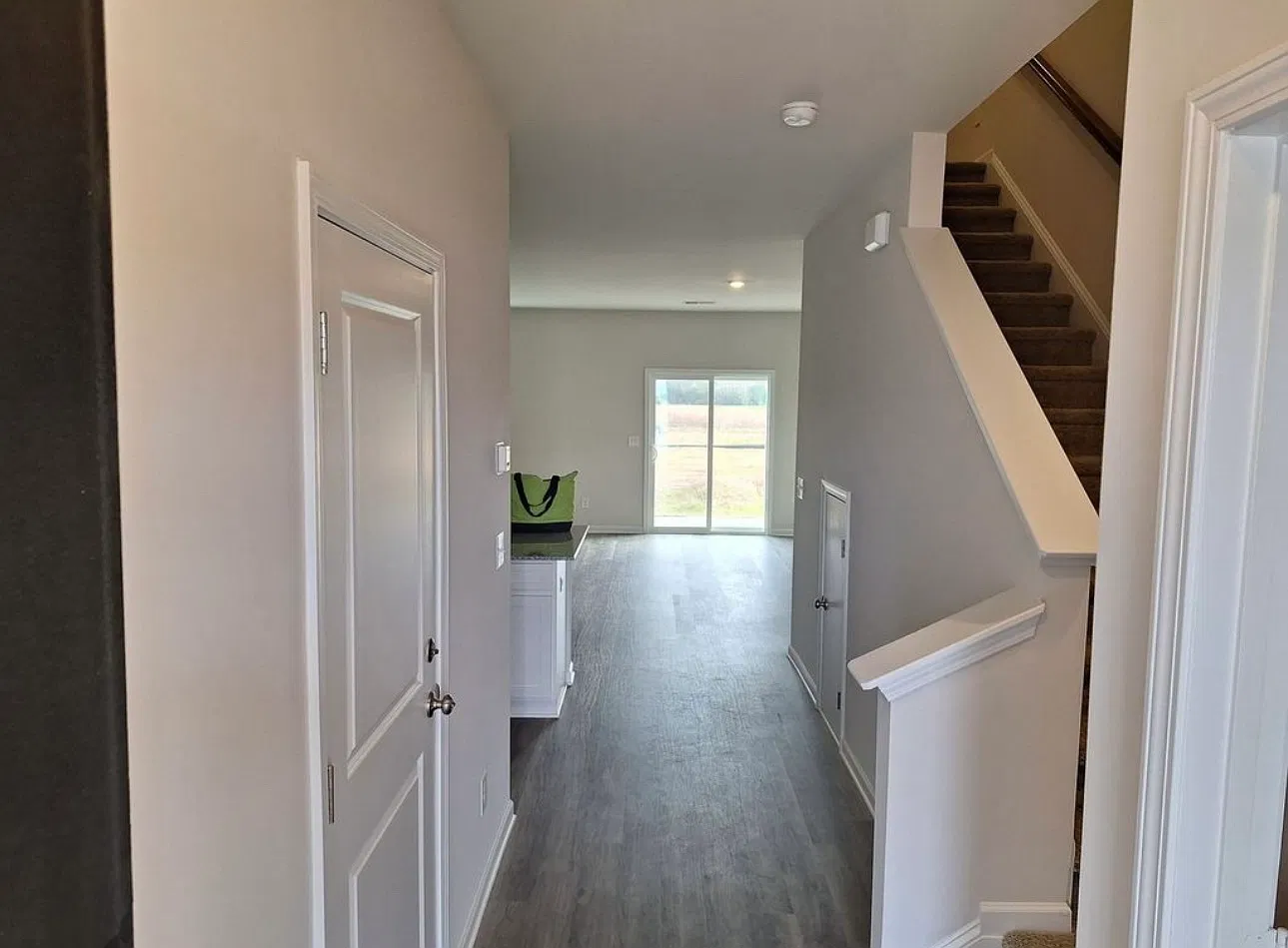 3 bed, 2.5 bath, 1610 sqft, $1,950 — Photo 4