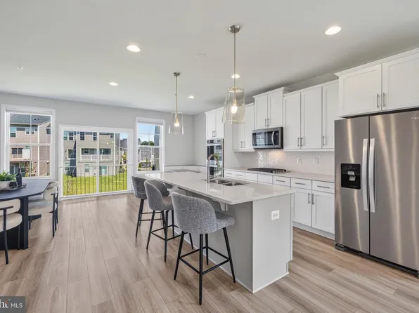 1042 Highpoint Trl, Laurel, MD 20707