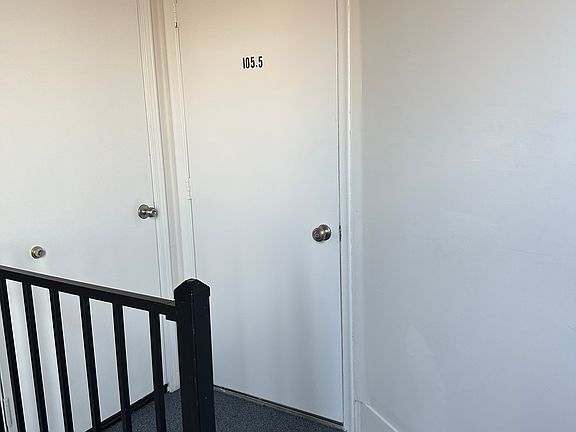 4th image of 105.5 N Saginaw St #1