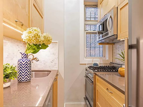 4th image of 254 W 82nd St APT 1C