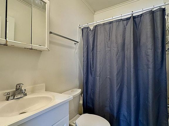 5th image of 1708 Grayland St