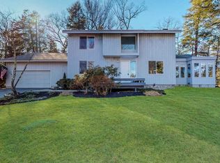 33 Brentwood Dr, Poughkeepsie, NY 12603