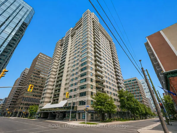 199 Kent St #1705, Ottawa, ON K2P 2K8