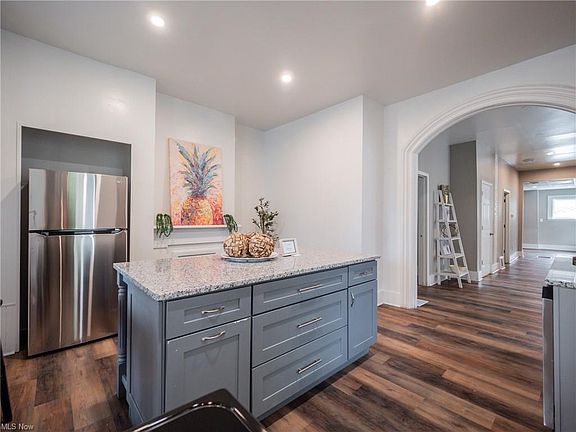 3rd image of 4015 Whitman Ave #2