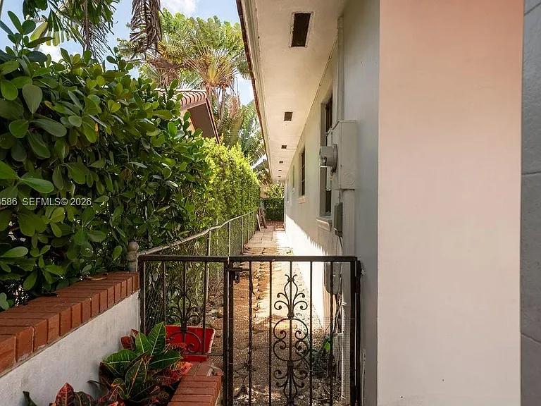 1550 S Greenway Dr — Photo 44