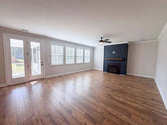 3rd image of 203 Plowden Mill Ct