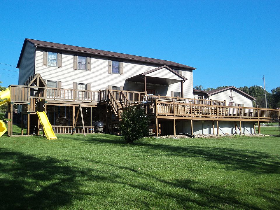 Front of house, w/deck,pool