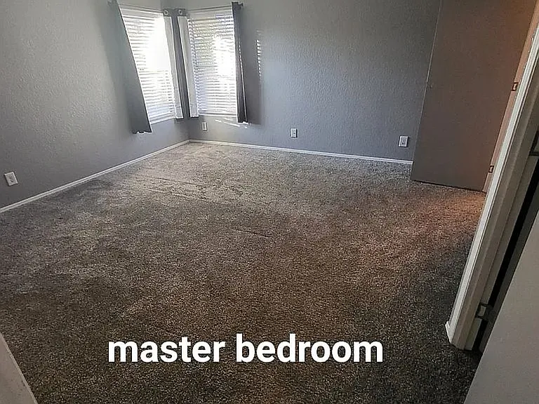 90 Thunderbird Ave — Photo 9