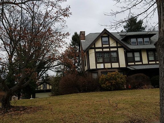 3rd image of 707 Medary Ave