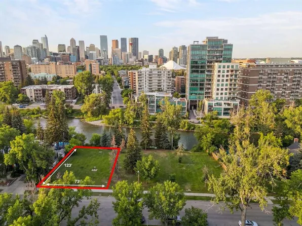 122 Roxboro Rd SW, Calgary, AB T2S 0R1