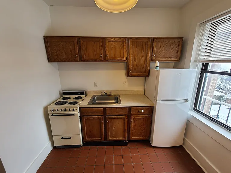 593 Park Ave — Photo 12