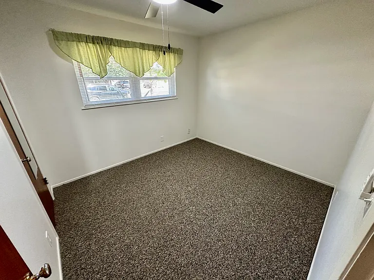 4063 N Sunnyside Ave — Photo 16