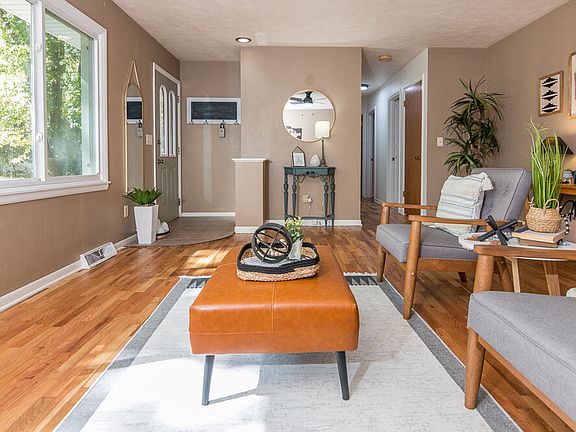 5th image of 115 N Lindow Dr