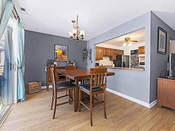 5th image of 2156 Sunderland Ct APT 202-B