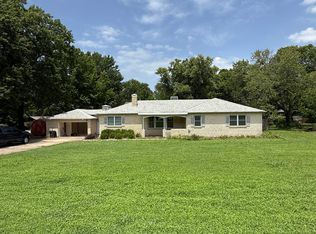 1918 Weddington Rd, Fayetteville, AR 72701
