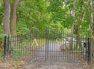 153 Oak Ridge Rd, West Milford, NJ 07438