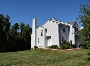 21 Buffalo Hollow Rd, Branchburg, NJ 08876