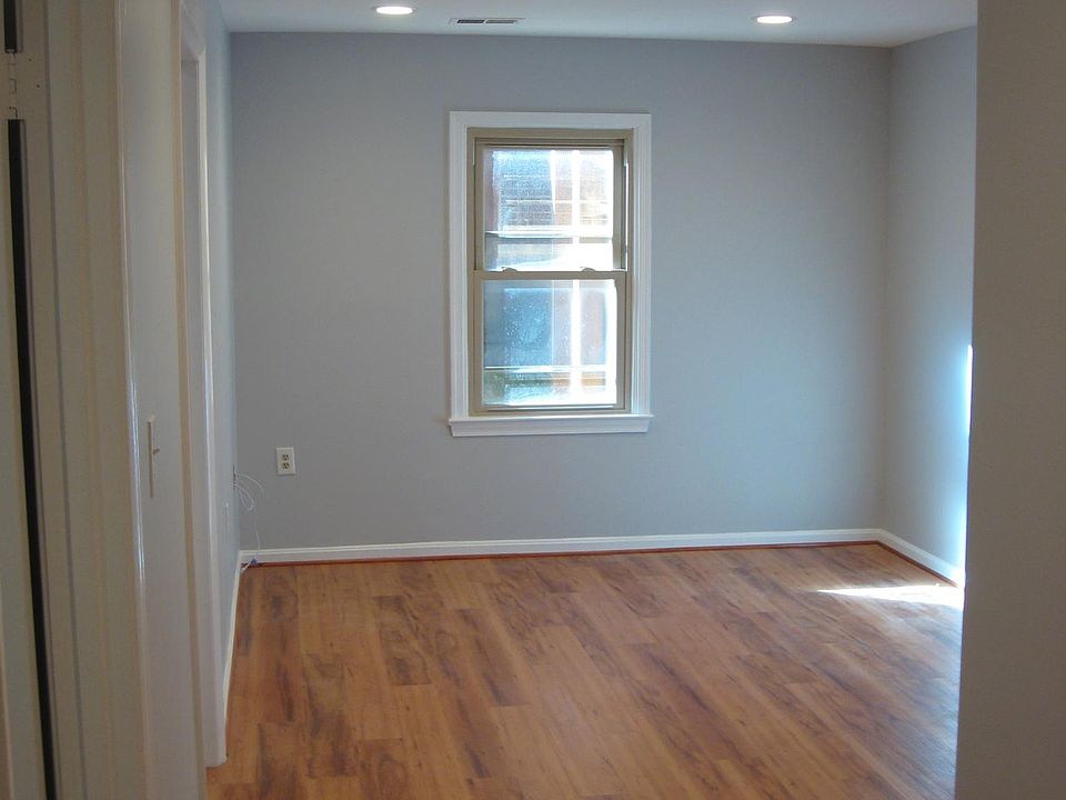 2nd image of 15889 Crabbs Branch Way