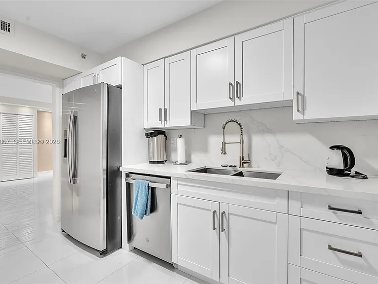 9195 Collins Ave #303 — Photo 10