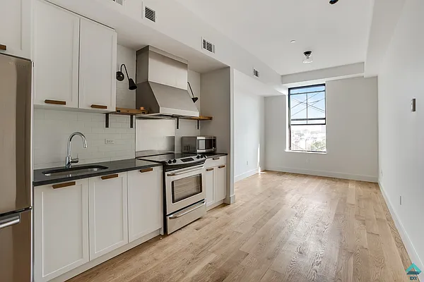 Rented by EXR | media 53