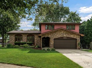 6851 Carpenter St, Downers Grove, IL 60516