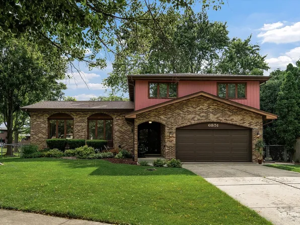 6851 Carpenter St, Downers Grove, IL 60516
