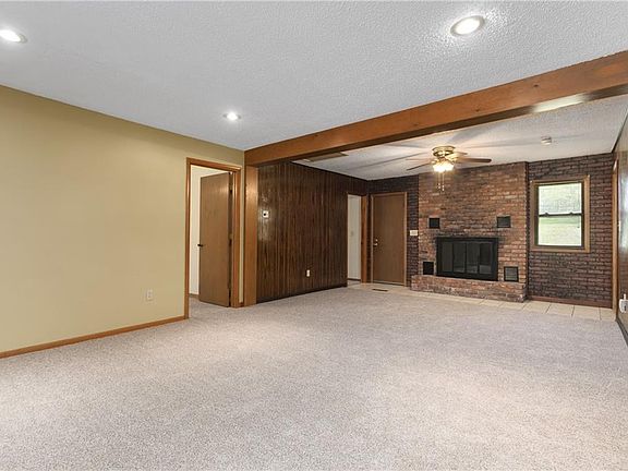4th image of 3118 NE 39th St