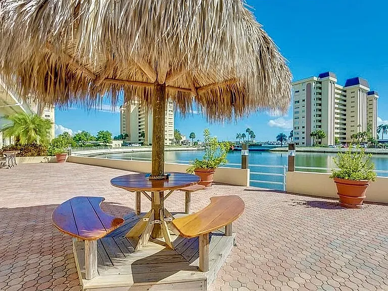 4750 Cove Cir #503 — Photo 39