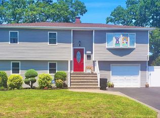 1232 9th St, West Babylon, NY 11704
