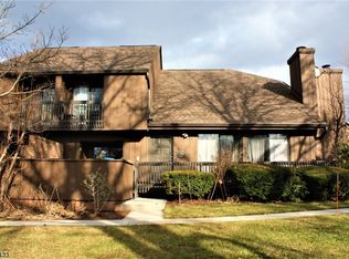 151 Kingsberry Dr, Somerset, NJ 08873