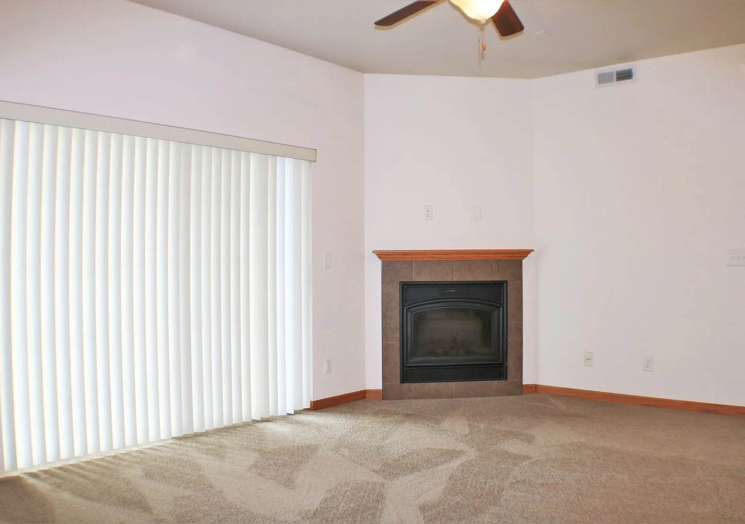 510 Pond View Drive — Photo 3