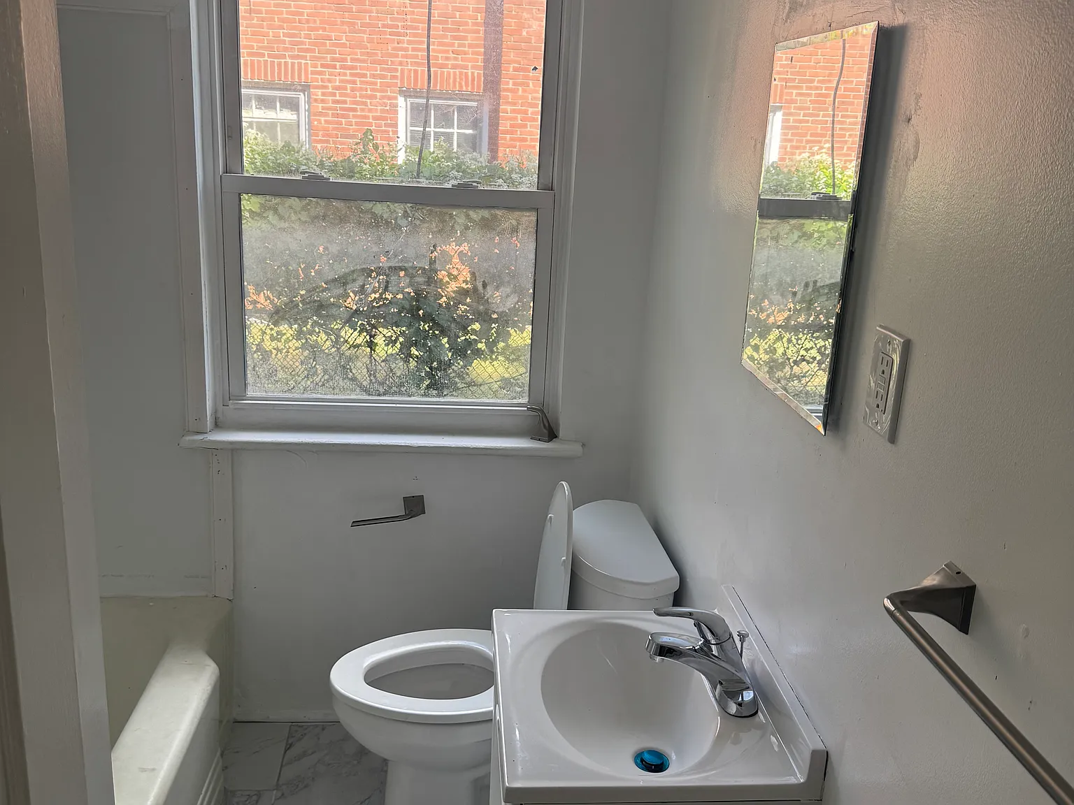 1 bed, $1,200 — Photo 2