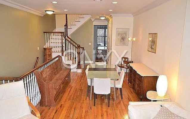 Rented by Onyx Group of New York | media 22